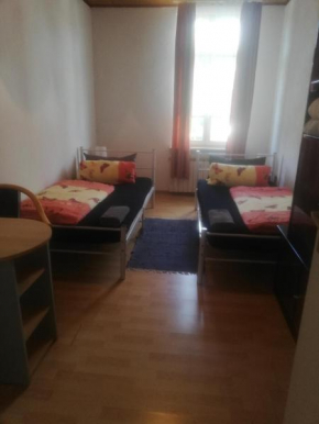Das orange - weisse Zimmer